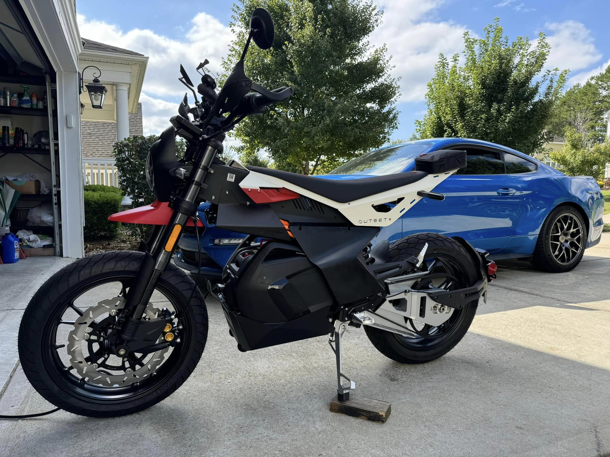 Ryvid OUTSET multi-road adventure riding